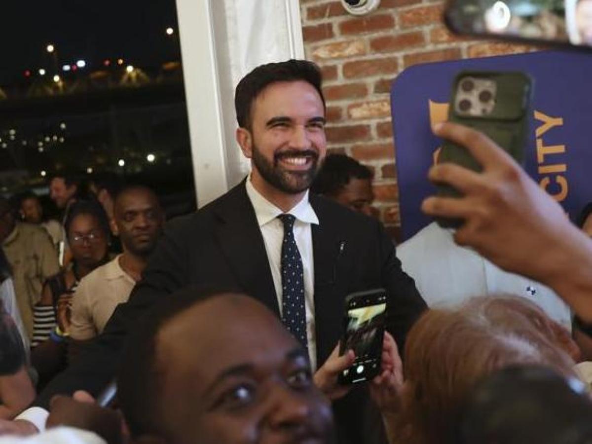 Primarie democratiche a New York: Mamdani supera Cuomo come outsider anti élite