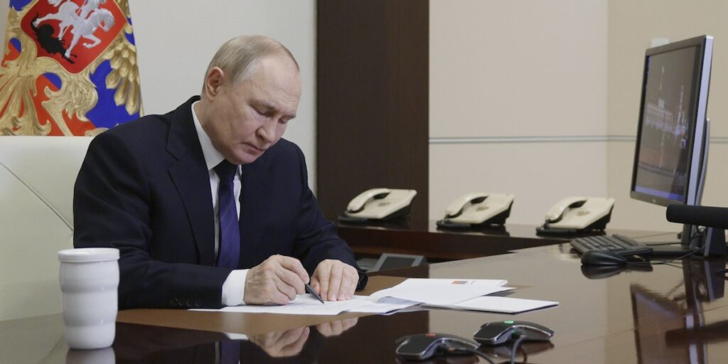 Putin amplifica il segreto di stato, accentuando l'autoritarismo del governo russo