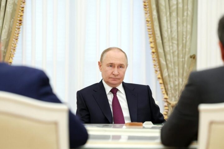 Putin contro il cambio di regime in Iran imposto da potenze esterne