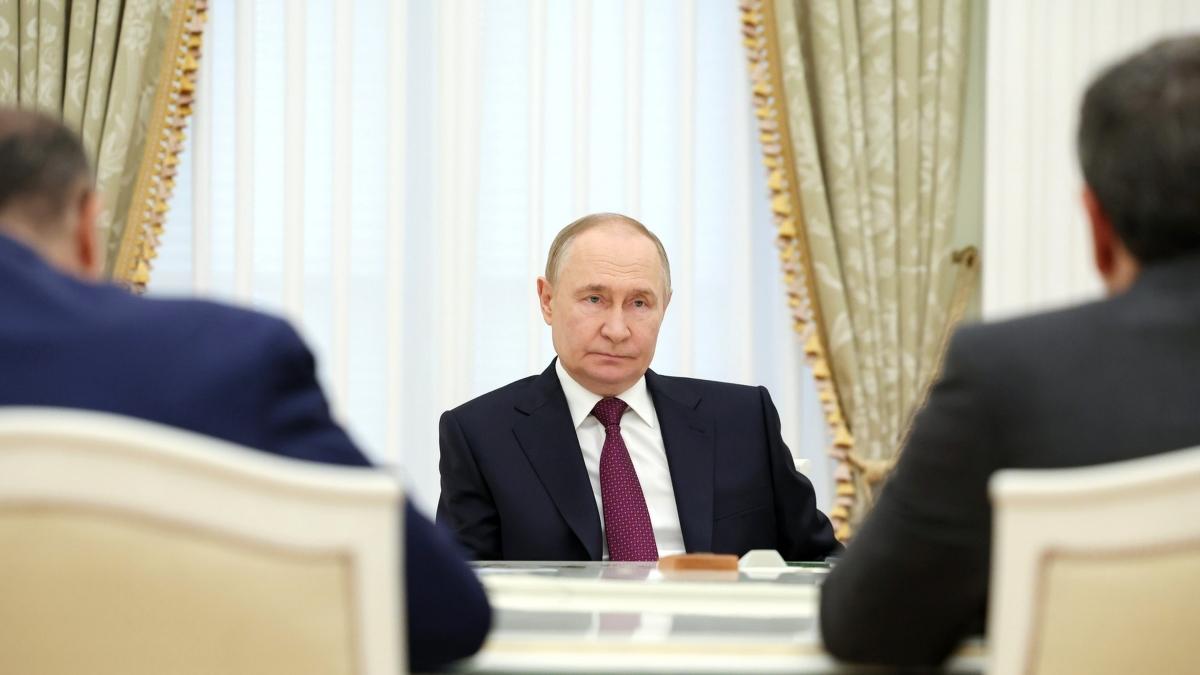 Putin contro il cambio di regime in Iran imposto da potenze esterne