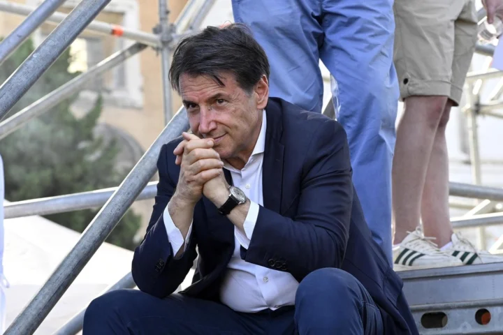 Sondaggio: FdI resta in testa