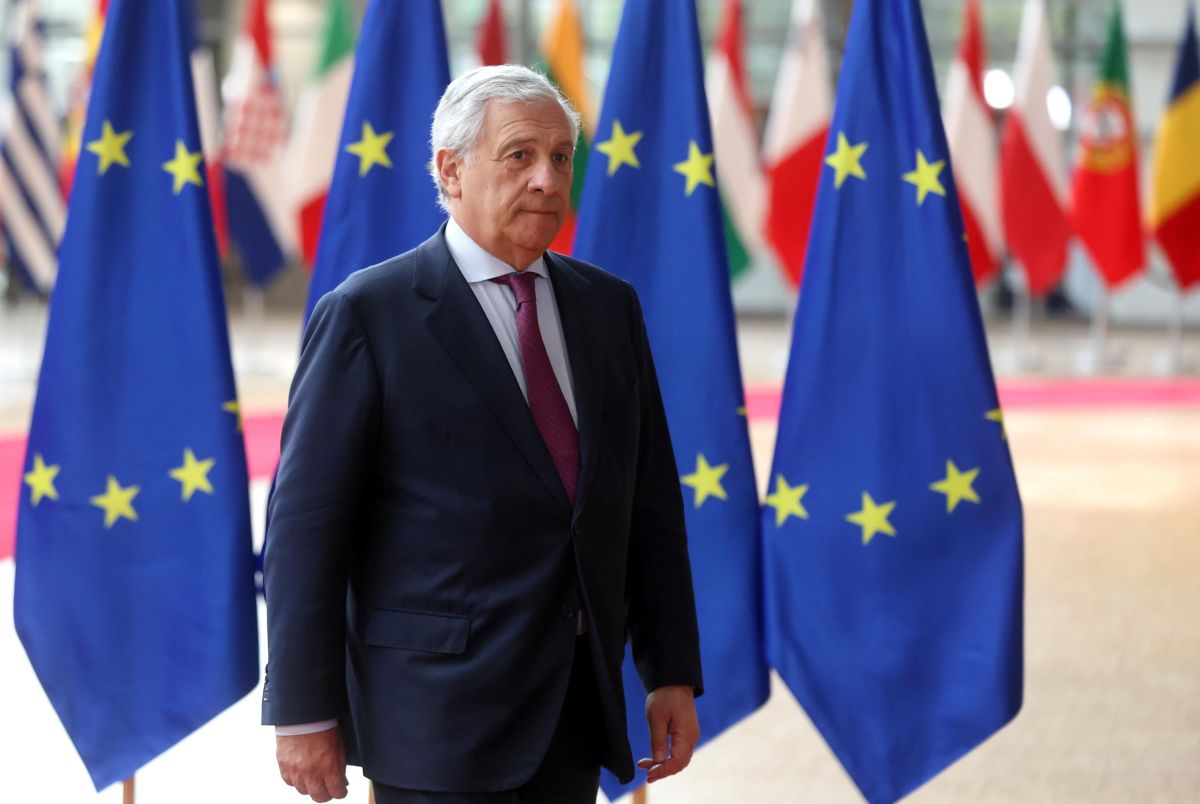Tajani: «La bandiera europea è blu come il manto della Madonna»