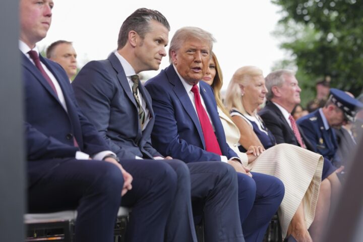 Trump discute di pace in Medio Oriente ma avverte l'Iran. E intravede «un ruolo» per il Cremlino.