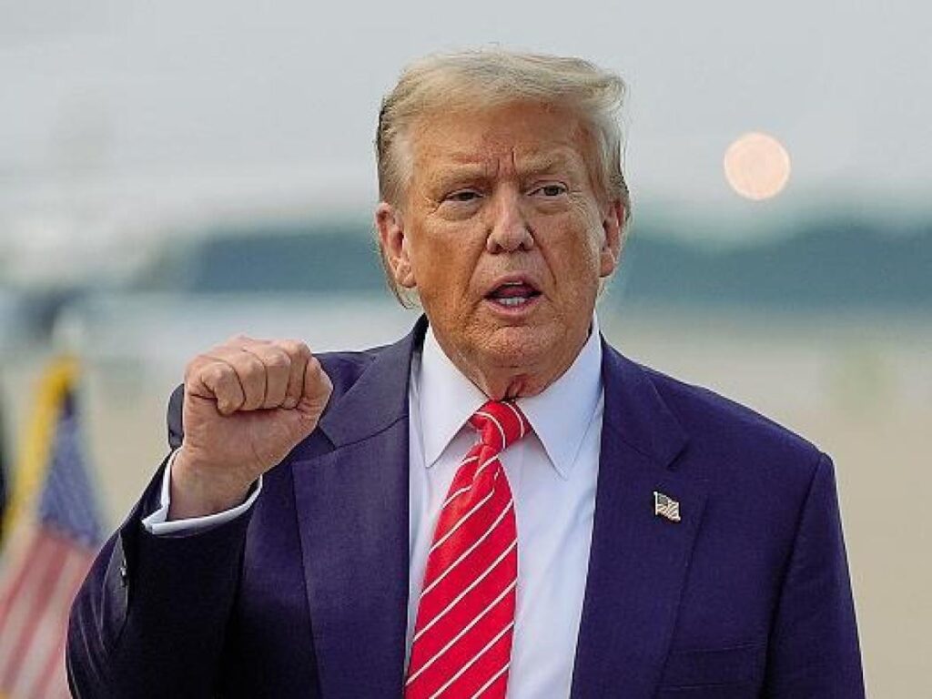 Trump esalta i tweet dei Maga e accusa i dem per la fuga di notizie sull'Iran