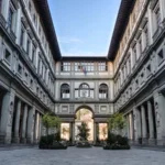 Turista denunciato dopo selfie in un'opera degli Uffizi