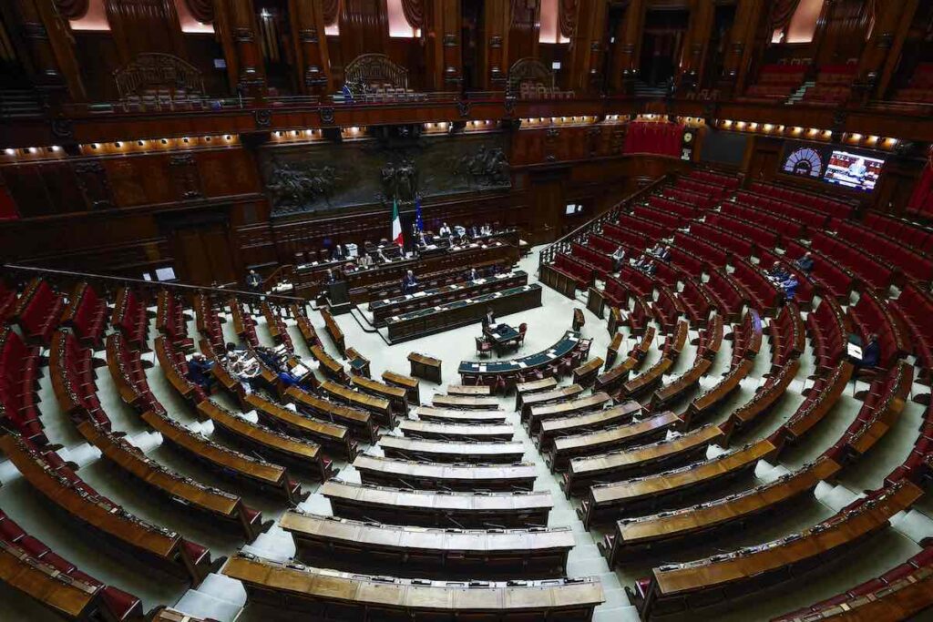 Weekend lungo per i deputati: governo e settimana corta, «difficile garantire la presenza dei ministri il venerdì»