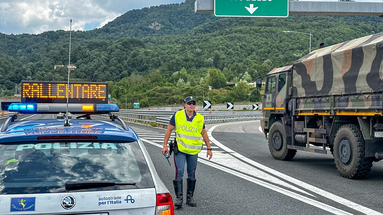 A1, tragedia in galleria: tre morti dopo l'incidente con il tir