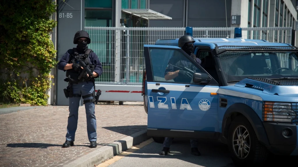 Arrestato a Milano il capo della gang rumena 'Diskstation', responsabile di attacchi a aziende in Italia e Francia