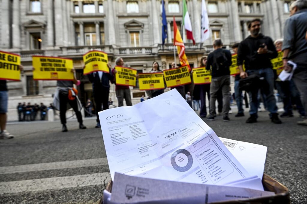 Bollette della luce: l'indagine Arera svela un possibile gonfiamento di 5 miliardi di euro