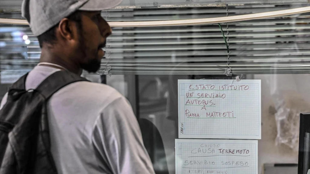 Campi Flegrei, nuova scossa e paura ripresentata, treni bloccati