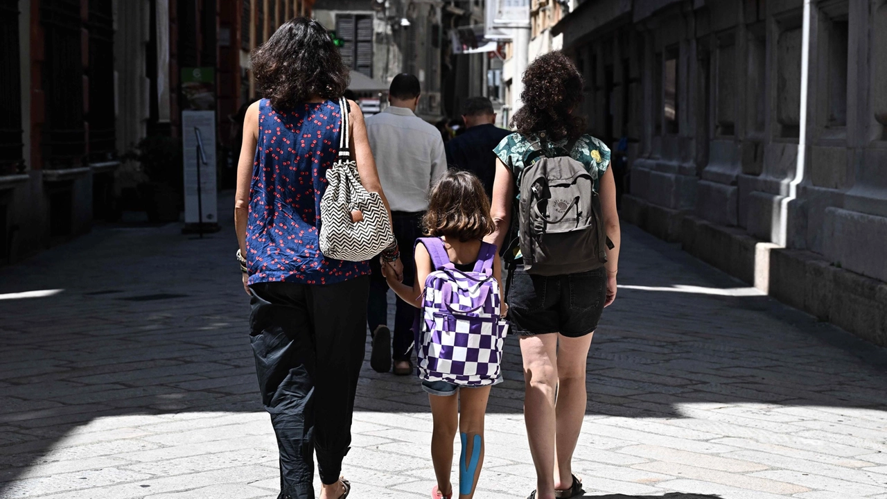 Congedo di paternità obbligatorio per la madre intenzionale in coppie di donne, la decisione della Consulta