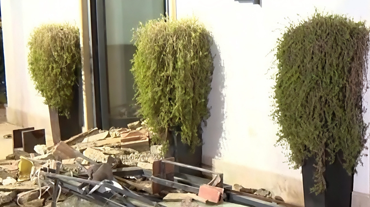 Crollo nel ristorante stellato, un eroe perde la vita per salvare i clienti