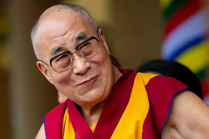 Dalai Lama: novant’anni dedicati alla felicità collettiva