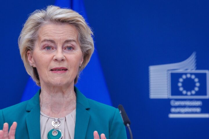 Dazi, von der Leyen annuncia sospensione delle contromisure per il negoziato