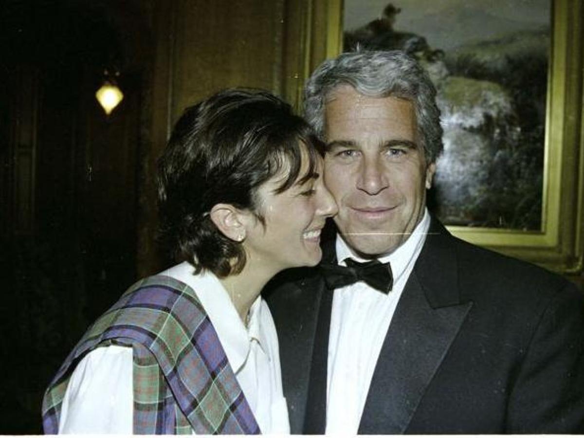 Dershowitz: «Ghislaine Maxwell pronta a testimoniare, conosce tutto»