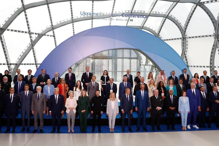 Dieci miliardi a sostegno di Kiev