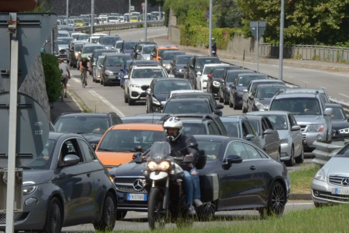 Esodo estivo 2025: traffico intenso previsto per il weekend del 12 e 13 luglio