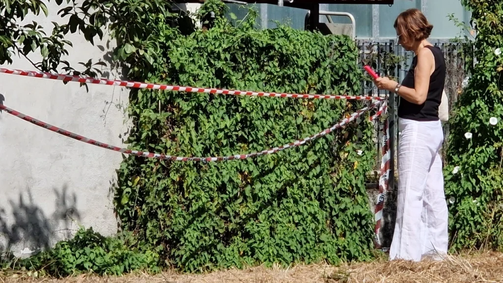 Figlio della vittima arrestato dopo ritrovamento del cadavere ad Agliana, corpo sepolto in una buca