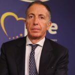 Forza Italia celebra, Antonio Tajani apre lo champagne con 700 m di sostegno da Berlusconi e Fascina