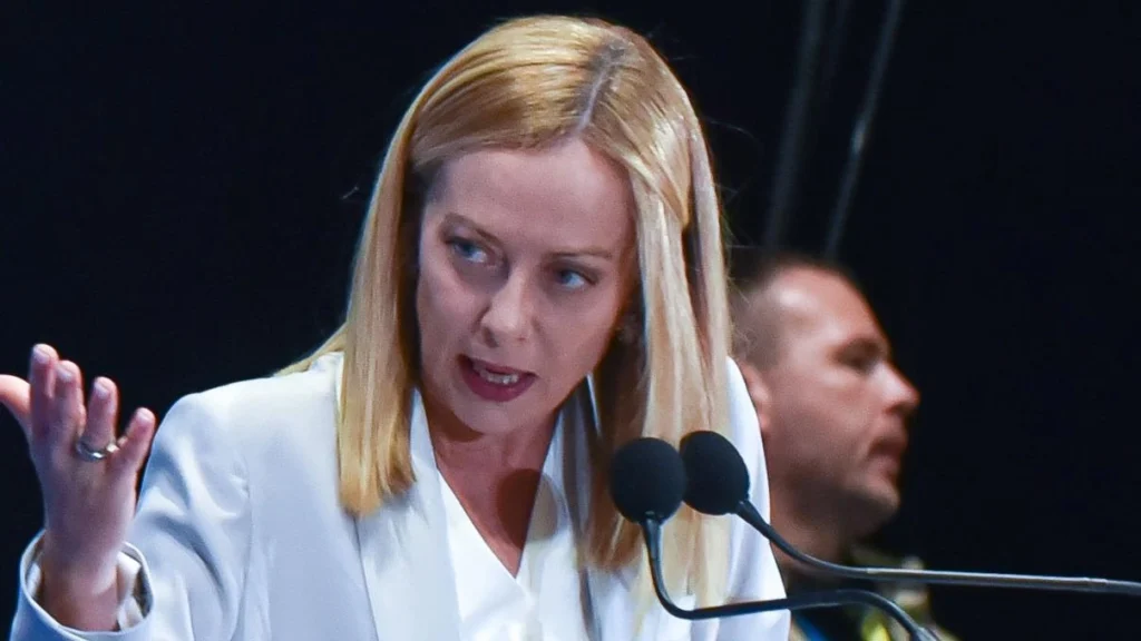 Il governo italiano reagisce: "Attacchi inaccettabili, richiesta di chiarimenti a Tel Aviv"