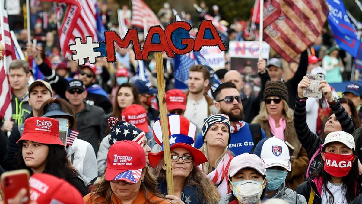 Il Maga sostiene Trump: «La lettera del Wall Street Journal è un evidente falso», anche Musk concorda