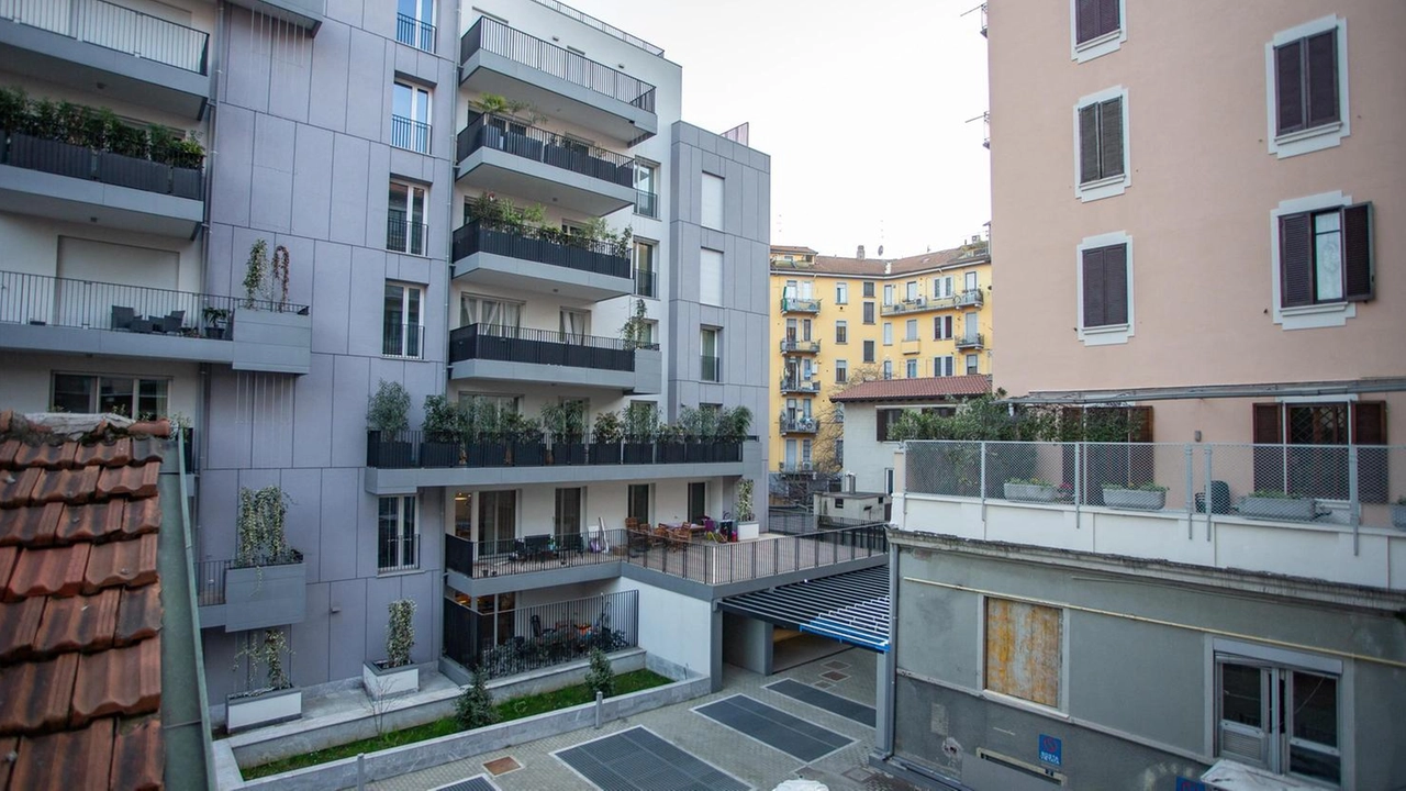 Il palazzo di sette piani nel cortile: l'inizio in piazza Aspromonte