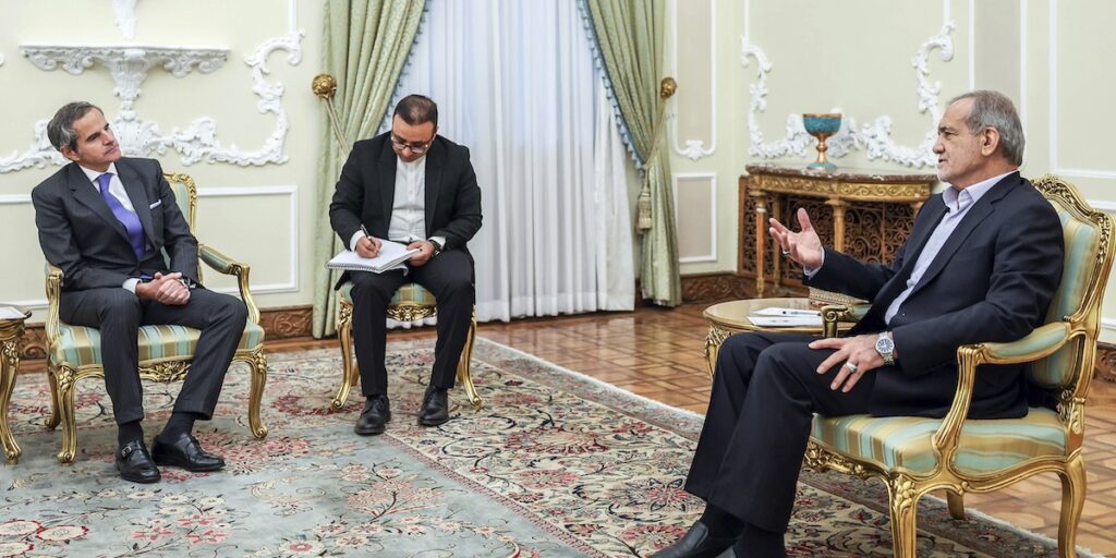 Il presidente iraniano firma legge per sospendere la collaborazione con l'agenzia ONU per l'energia nucleare