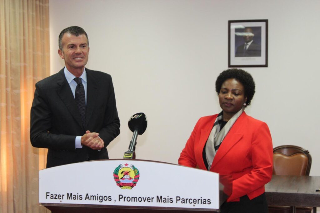 Il sottosegretario Silli in Mozambico, Urso a Parigi per il 2° Forum di cooperazione industriale