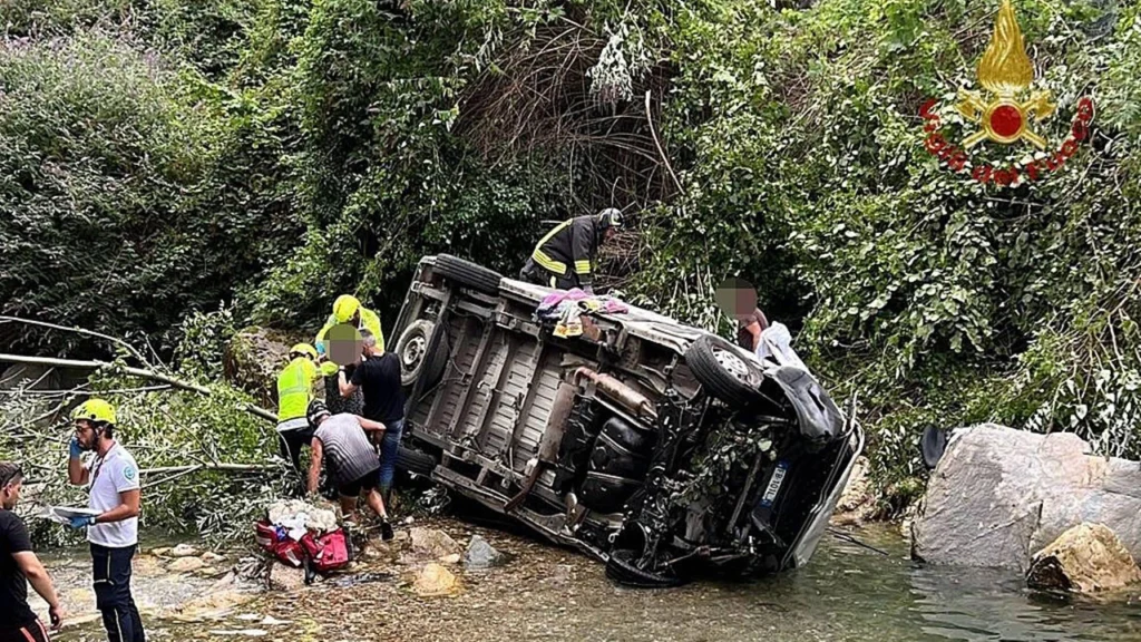 Incidente minibus disabili, salvati grazie all'intervento di un'assessora-infermiera