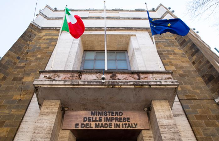 Industrie energivore: il Ministro Urso incontra il suo omologo francese e i rappresentanti di 9 Paesi europei