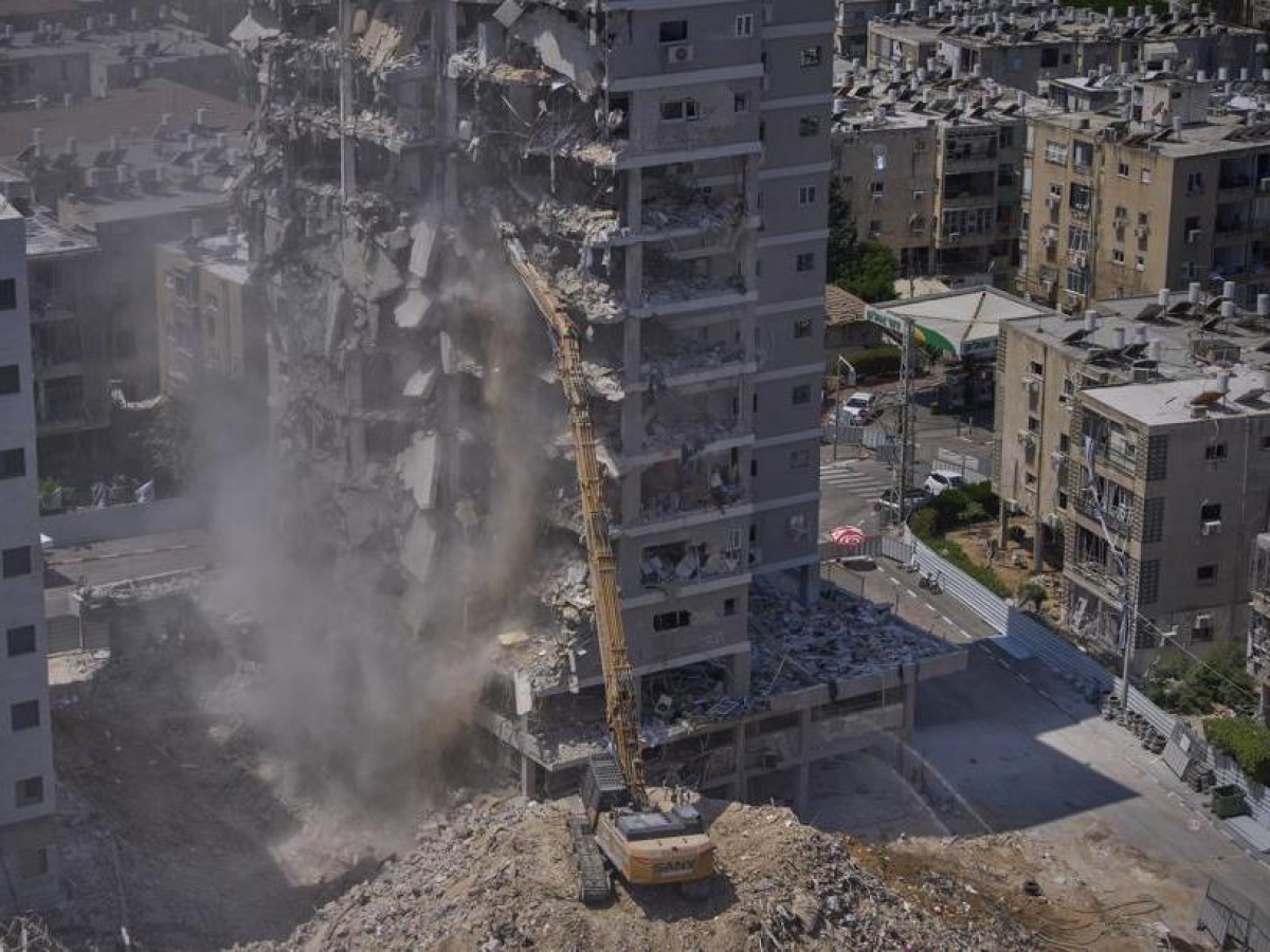 Israele, Iran e Hamas: oltre 800 palestinesi morti in coda per il cibo