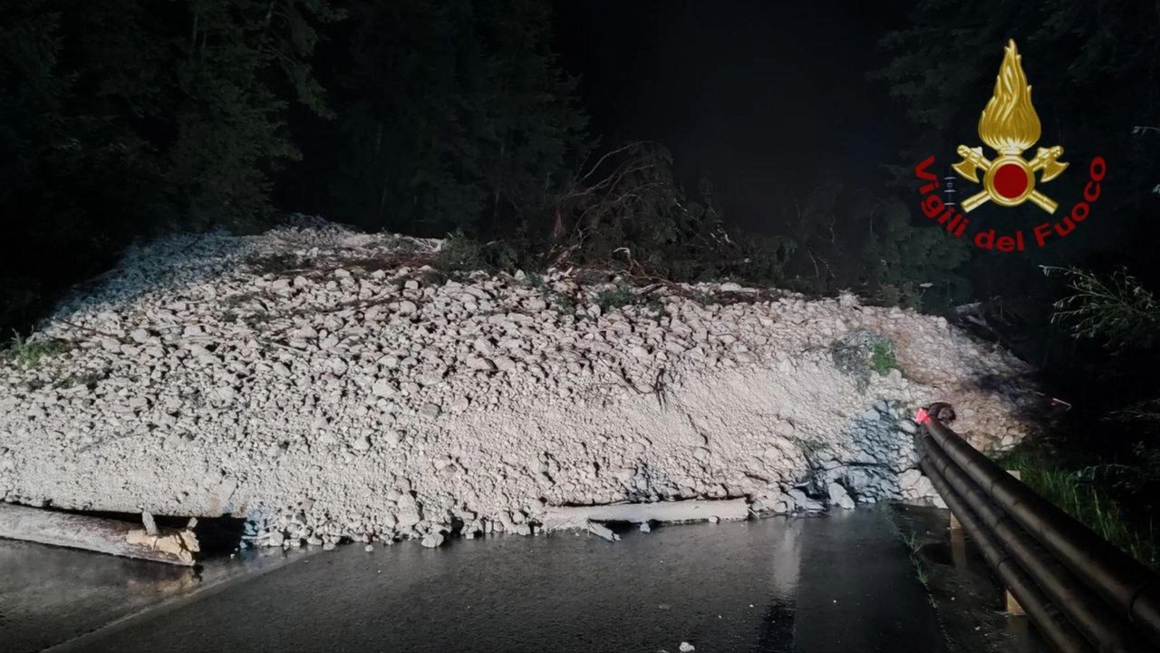 Italia: caldo estremo e maltempo provocano vittime e danni, nuova frana a San Vito di Cadore