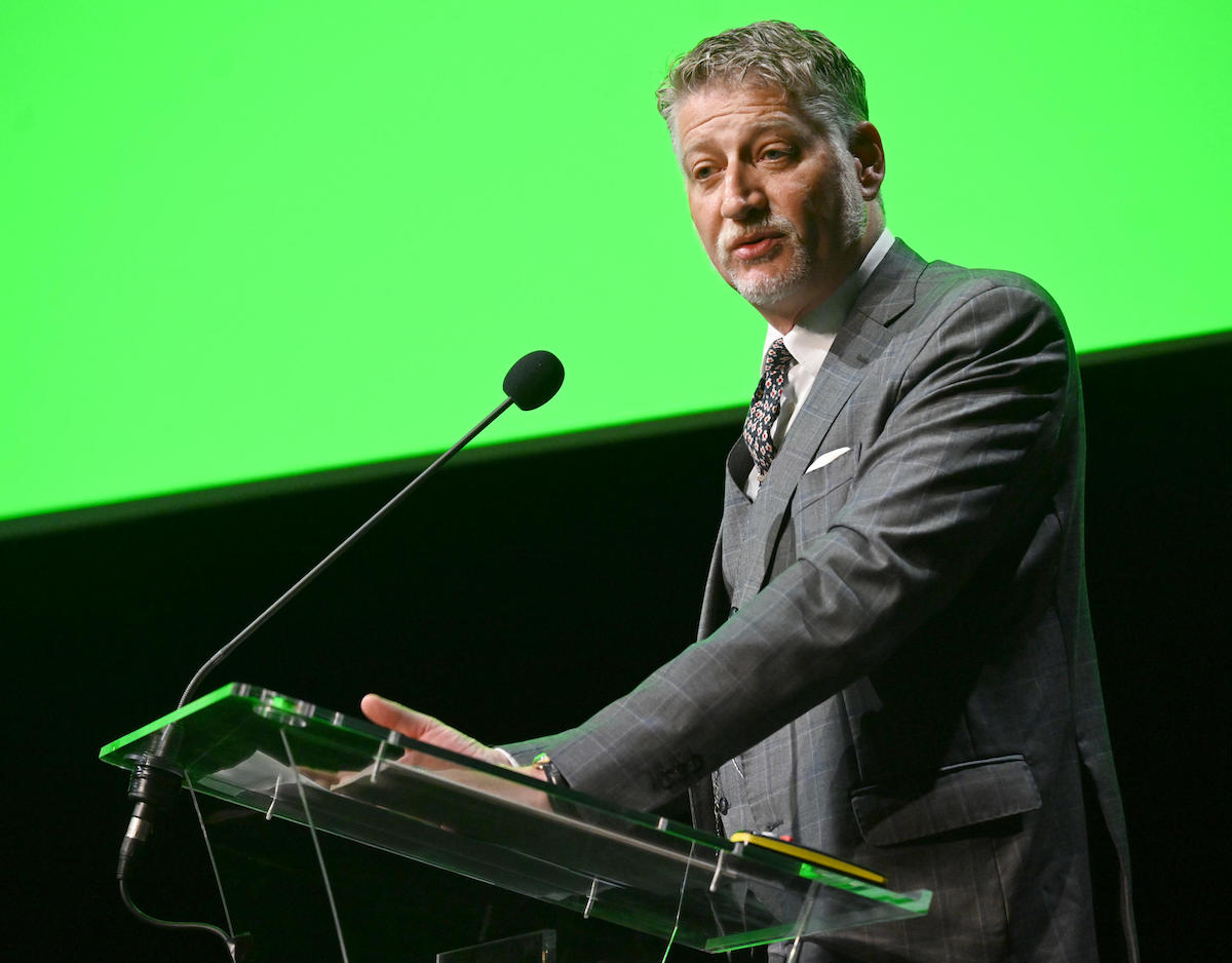 Lite tra Giuli e il Corriere della Sera: il ministro denuncia censura dell'intervista