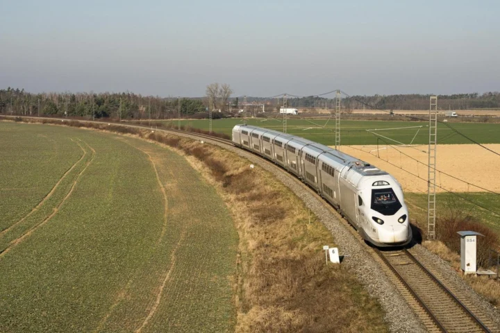 Maltempo in Francia, treni tra Parigi e Milano bloccati per diversi giorni