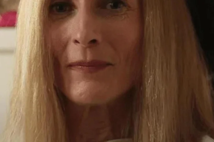 Martina Oppelli riceve il terzo rifiuto per il suicidio assistito e valuta la Svizzera