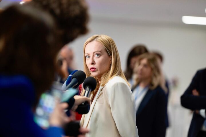 Meloni mette fine al sogno dello Ius Scholae: «Non fa parte del programma, pensiamo ad altro»