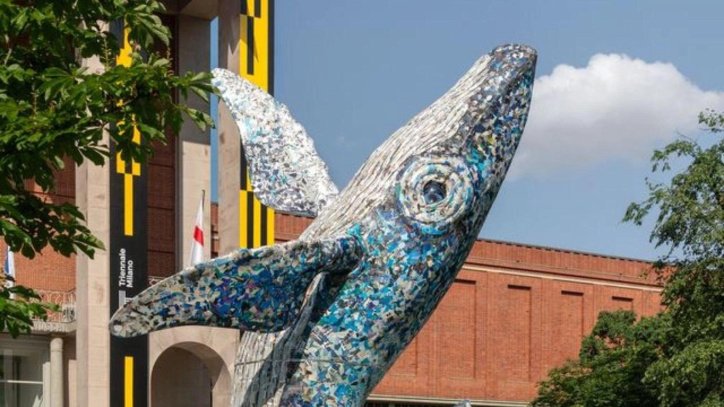 Milano, catturato piromane dopo aver incendiato la balena di Allegrucci alla Triennale