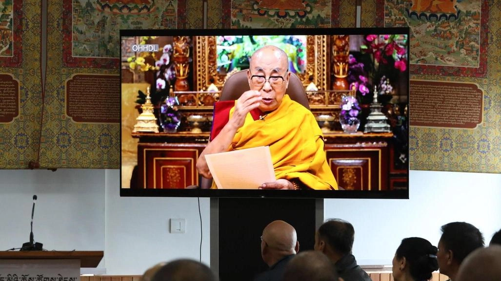 Pechino sfida il Dalai Lama e rivendica la scelta del successore