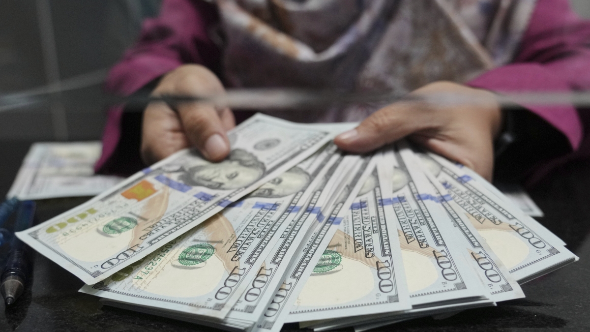 Perché il mondo è intrappolato nel dollaro?