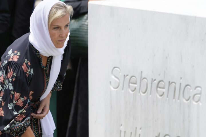 Sophie di Edimburgo a Srebrenica: il messaggio del re sulla lotta contro gli stupri di guerra