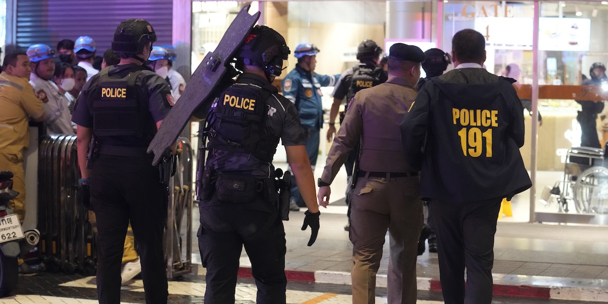 Sparatoria in un mercato di Bangkok: cinque vittime