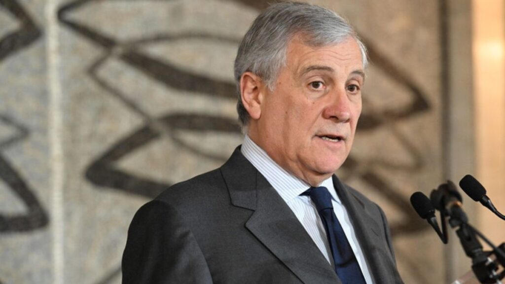 Tajani si confessa: "Ecco perché ho tardato al convegno"