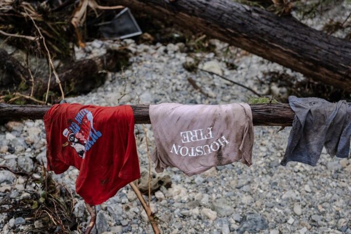 Texas, strage e eroe: «Serve una motosega, andiamo a Hunt per l’alluvione»