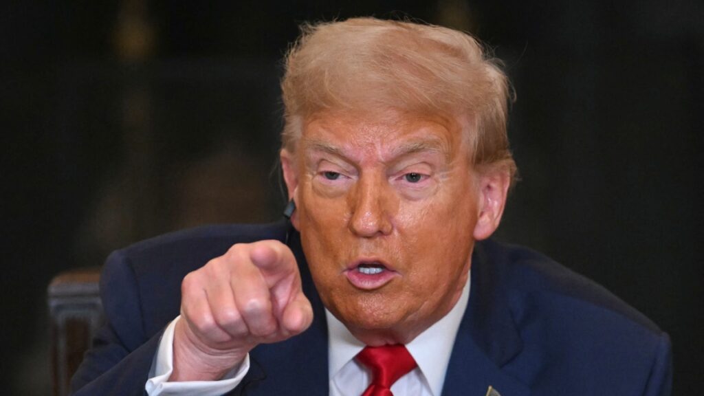 Trump annuncia dazi al 35% per il Canada dal 1° agosto e invia lettera all'Unione Europea