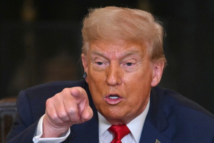Trump annuncia dazi al 35% per il Canada dal 1° agosto e invia lettera all'Unione Europea