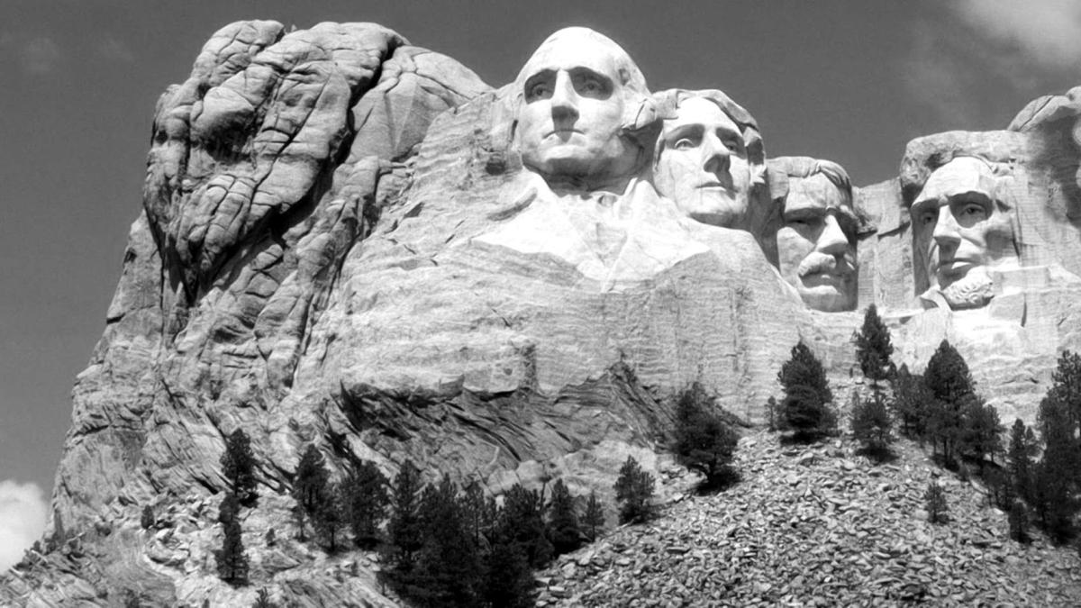 Trump sul Monte Rushmore accanto a Lincoln e Washington: il sogno del presidente con il Nobel