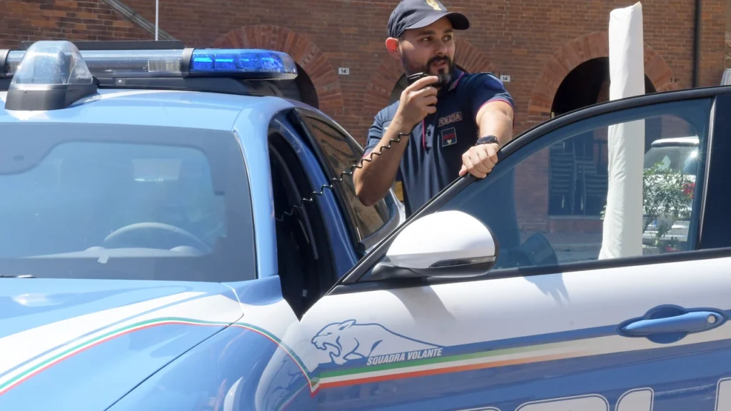 Vigevano, uomo di 40 anni rapito in casa per 4 anni dalla ex e tre complici senza acqua e riscaldamento