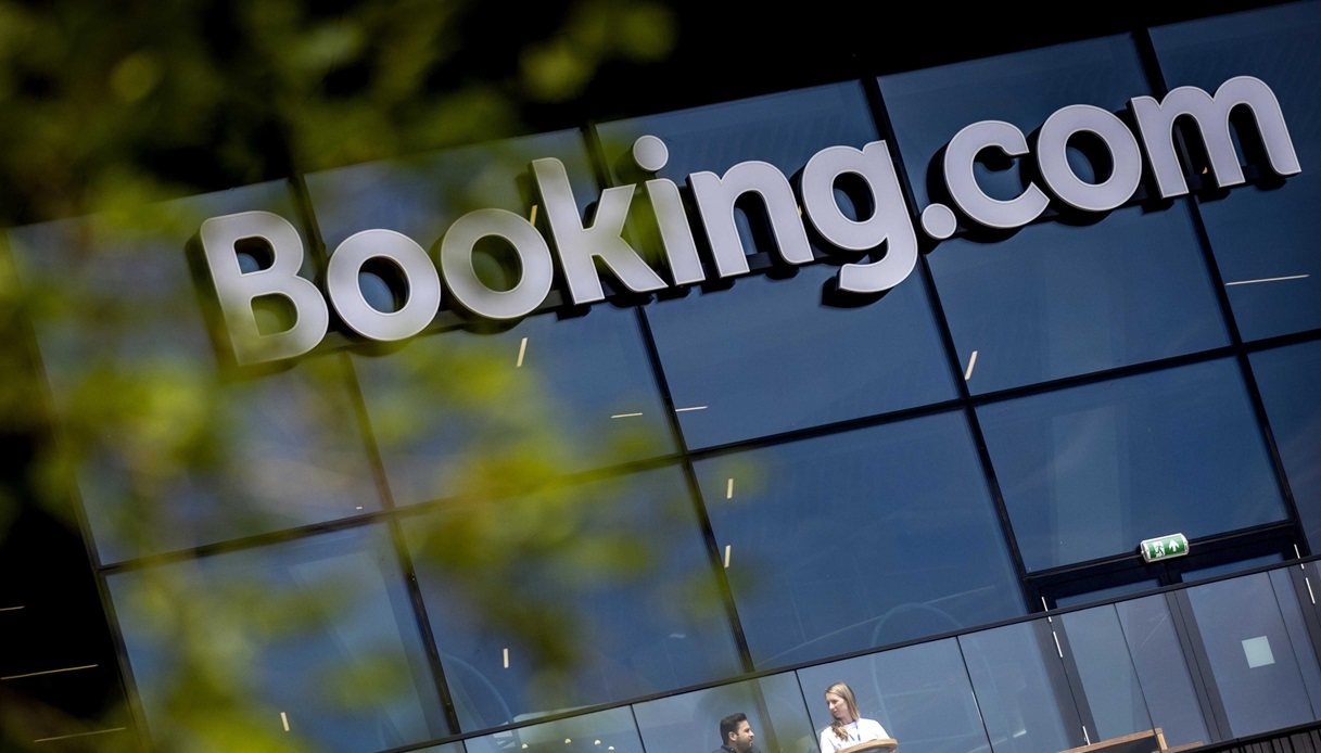 Booking.com sotto accusa per mancata tutela dei clienti