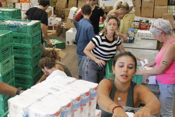 Aiuti umanitari per Gaza: raccolte 300 tonnellate di cibo e medicinali a Genova