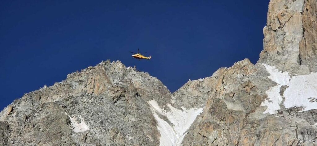 Alpinista lombardo muore sul Monte Bianco travolto da un seracco